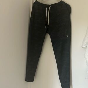 Vuori Sunday joggers